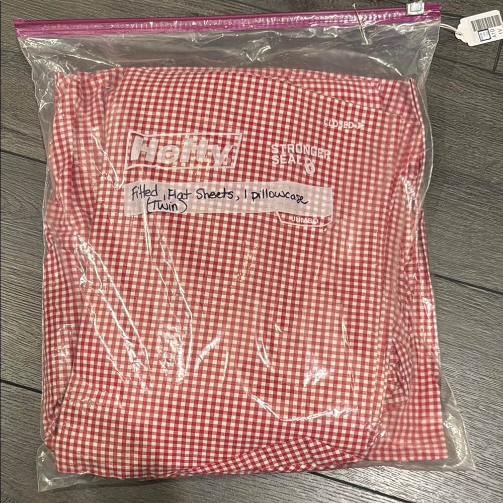 POTTERY BARN KIDS~EUC~Red Gingham Twin Sheet Set (flat/fitted/pillowcase)